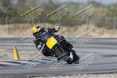 media/Dec-01-2025-Moto Forza (Mon) [[2daa91e15f]]/1-Advanced Group/Session 3 (Turn 3)/
